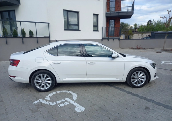 Skoda Superb cena 85900 przebieg: 178000, rok produkcji 2020 z Warszawa małe 781